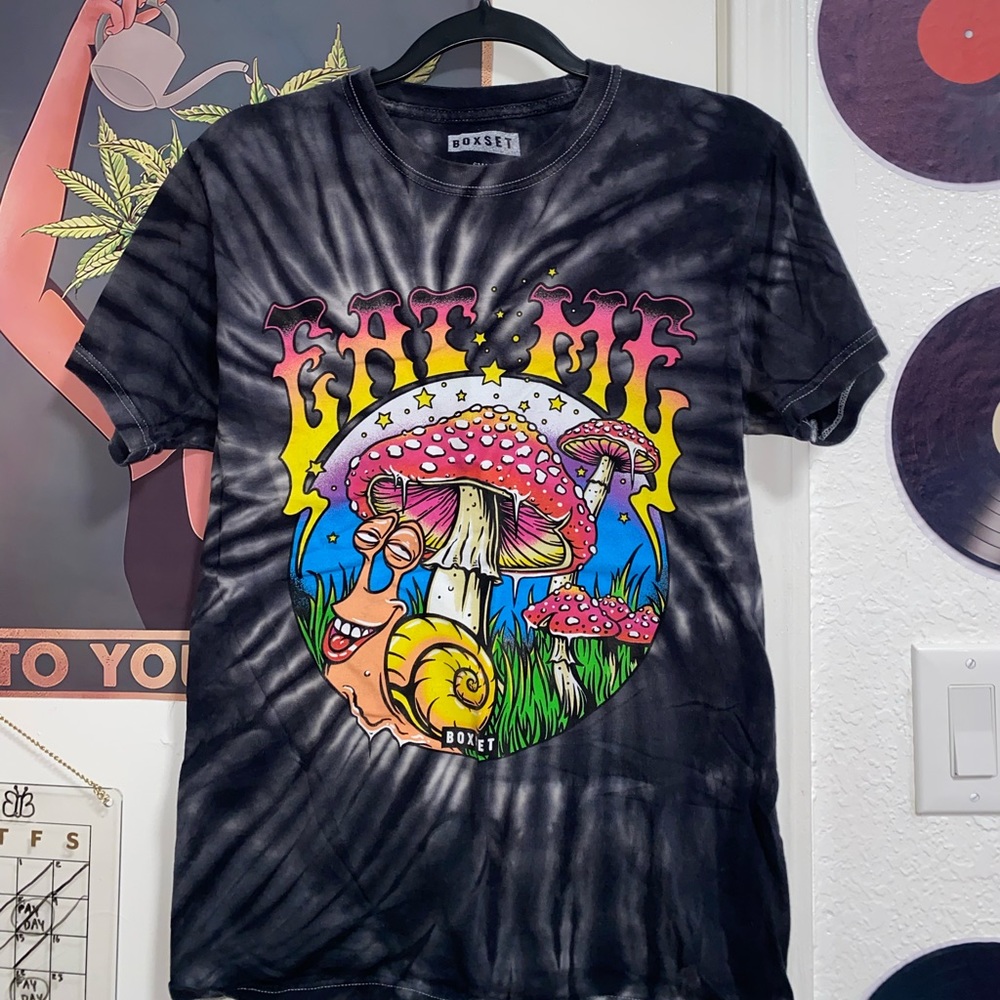 graphic t-shirt
